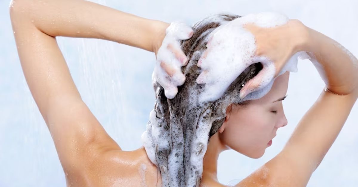 The Benefits of Washing Your Hair With a Cold