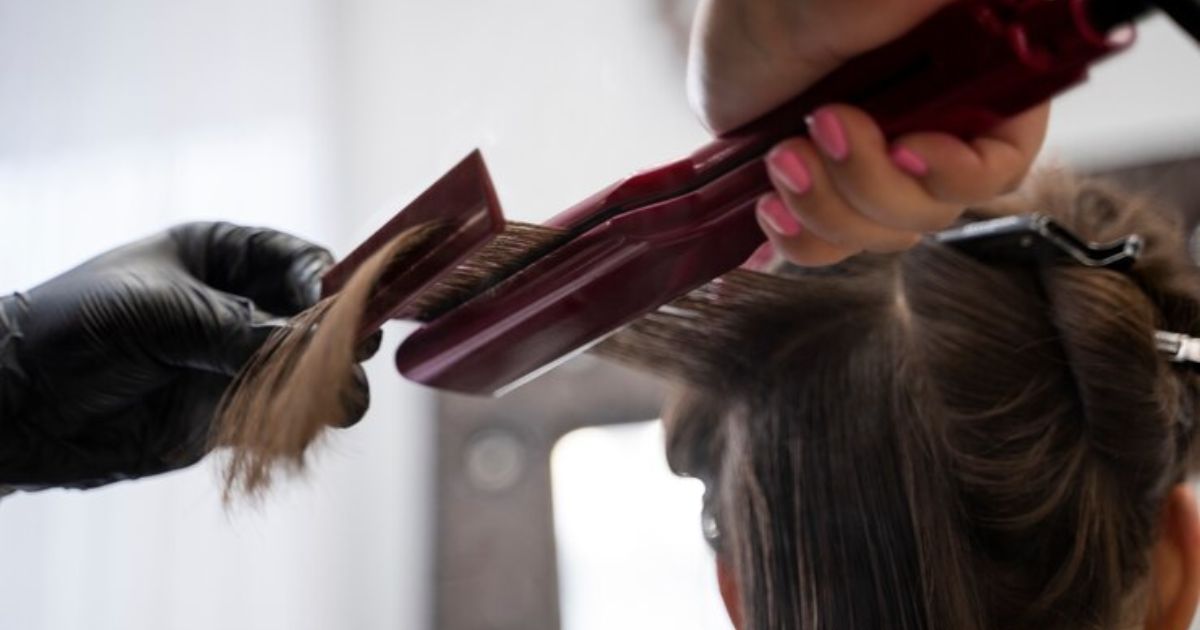 Tips for Minimizing Damage When Cutting and Dyeing Hair